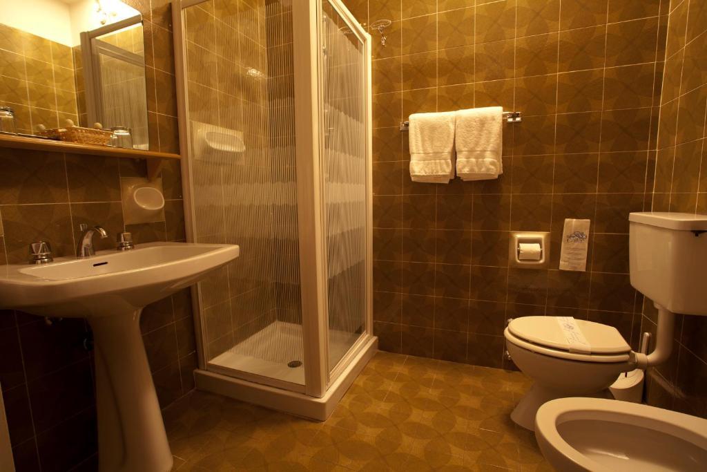Tre Laghi Hotel Nebbiuno Szoba fotó