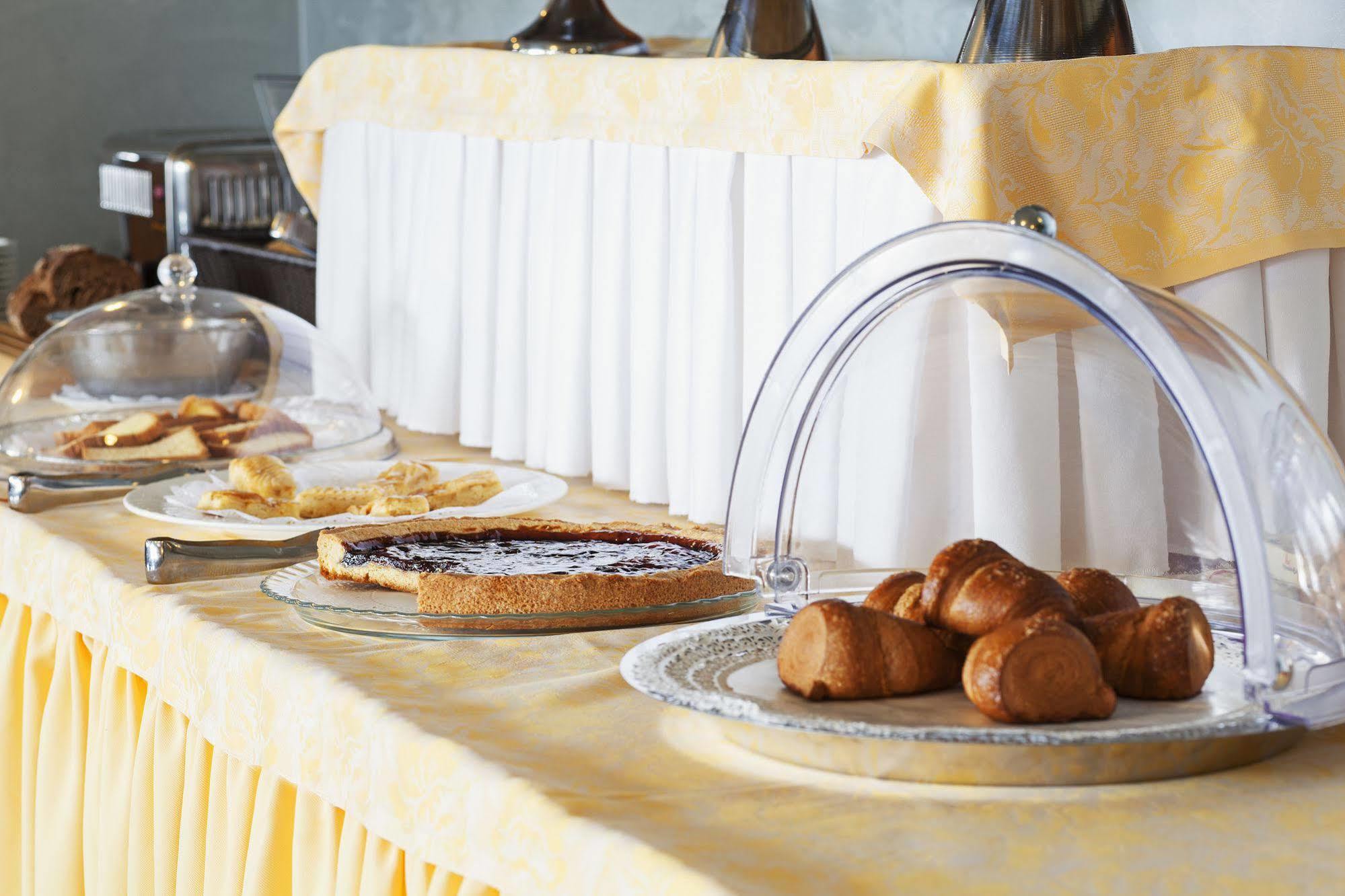 Tre Laghi Hotel Nebbiuno Kültér fotó